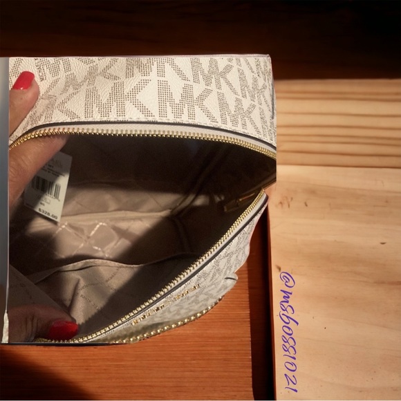 Michael Kors Lg Backpack With Chain + Lg Wallet Vanilla/Luggage - Picture 7 of 9